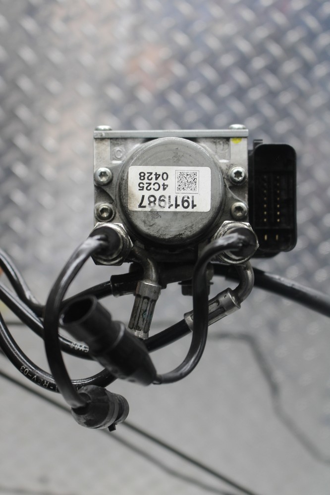 2015 Indian Chief Classic ABS ASSY PUMP UNIT MODULE & HOSES HAS VIDEO