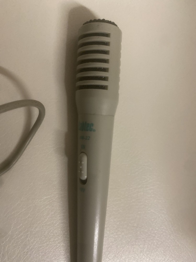 Labtec AM-22 Handheld Microphone 3.5mm Jack 8 Ft Cord