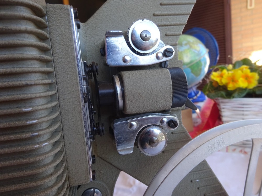 VINTAGE "ASTRO" PROJECTOR - 8mm - Untested -