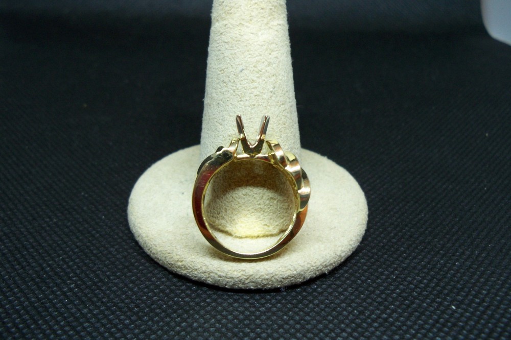 14K Yellow Gold Ladies Ring