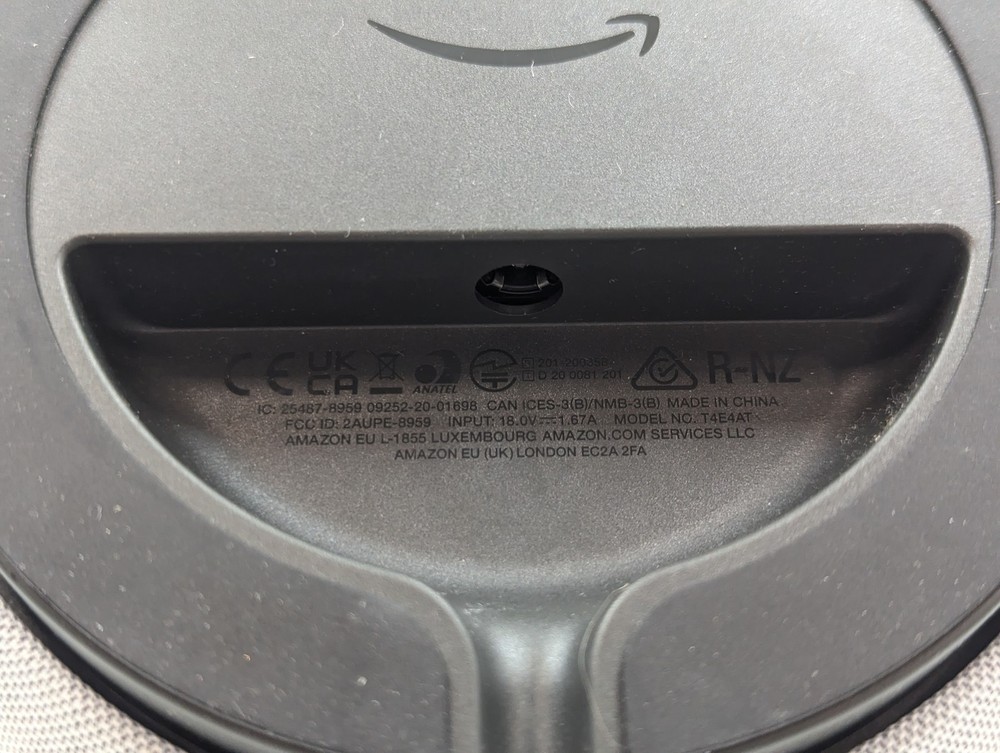 Amazon Echo Show 10 (3rd Gen) Smart Display - White (T4E4AT)