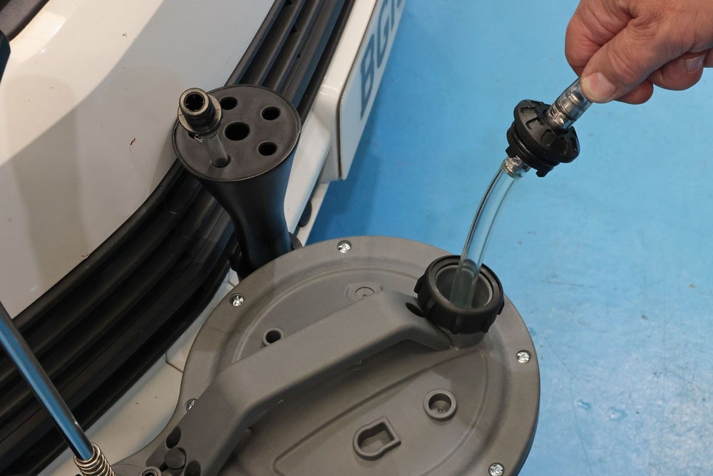 Laser Tools 9398 Manual Fluid Extractor - 15L