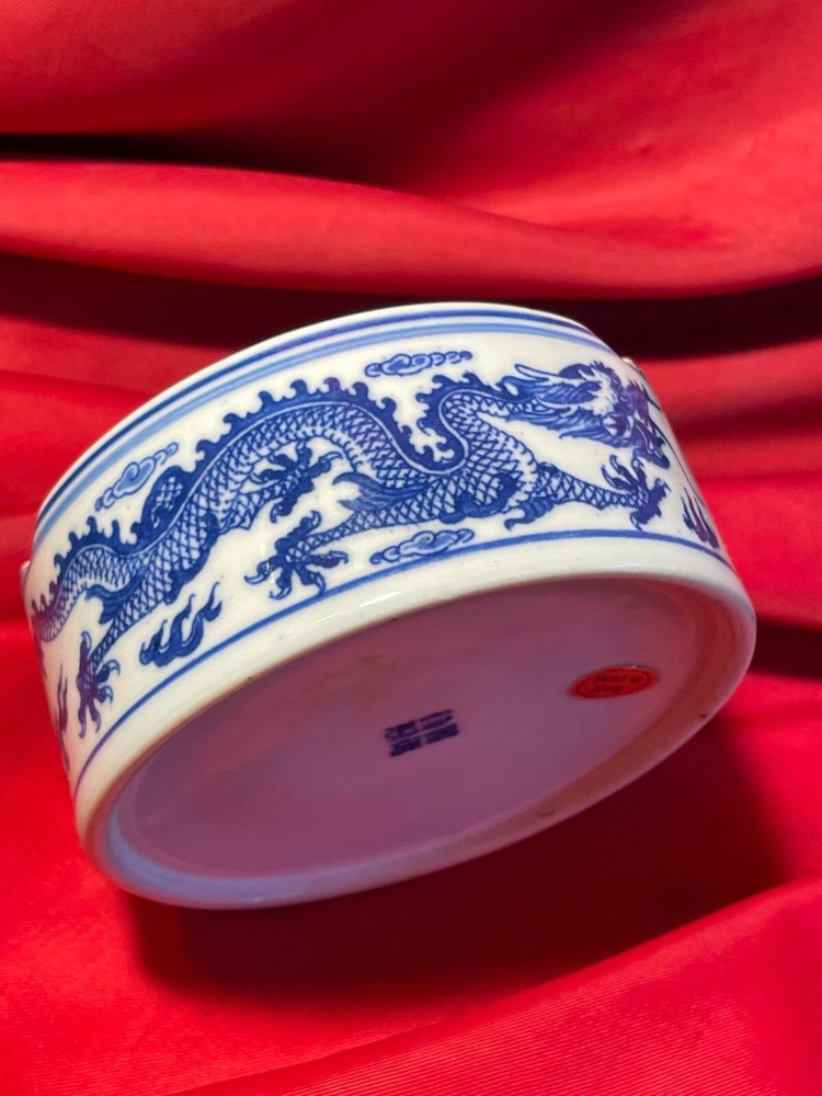 China Ashtray Art