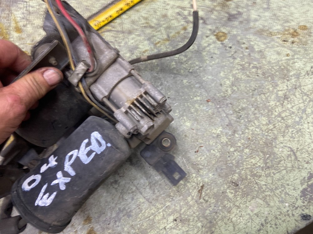 03-06 EXPEDITION SUSPENSION LEVELING PUMP