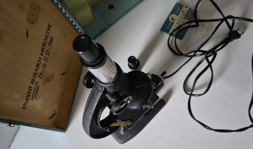 Vintage Porter Science Microcraft Student Research Series Microscope w/ Case
