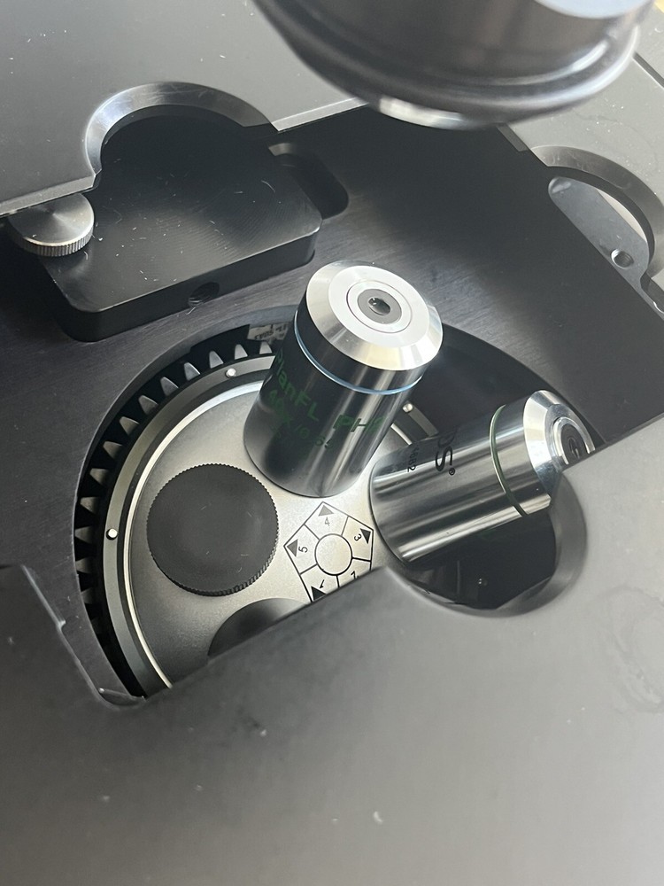 Invitrogen Life Technologies EVOS FLc Digital Inverted Fluorescence Microscope