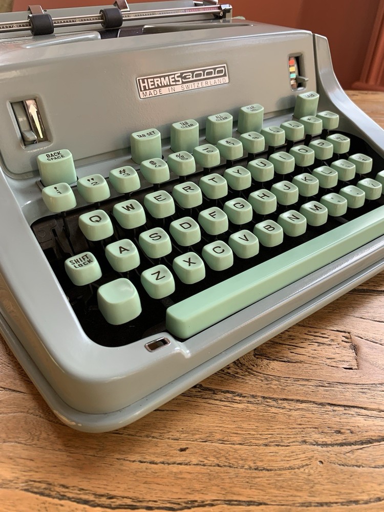 hermes 3000 portable typewriter