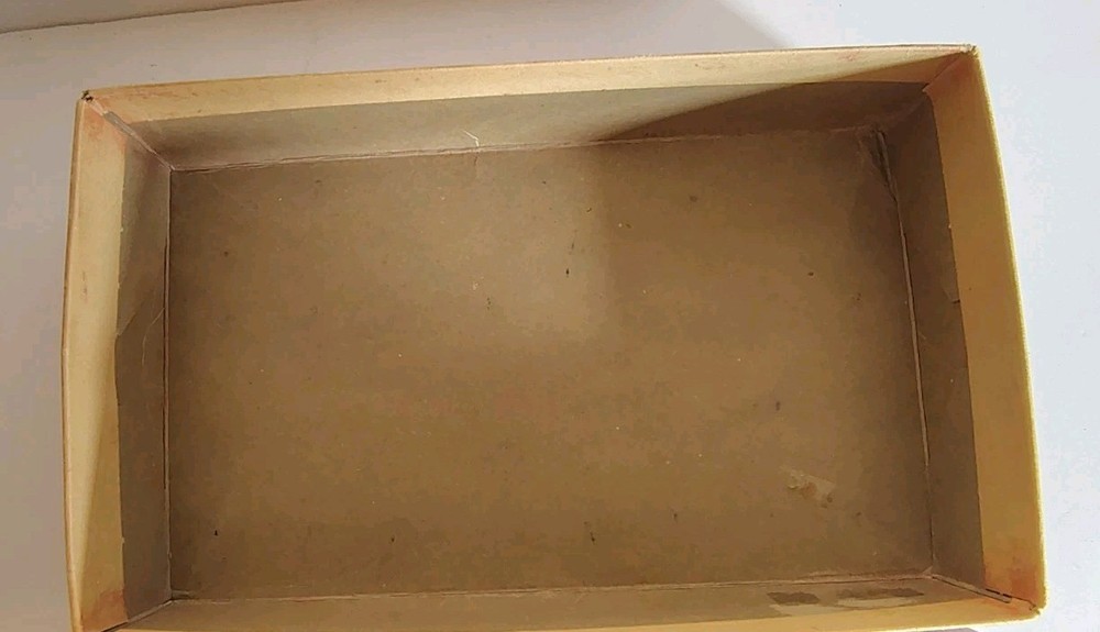 Peter Paul’s Mounds 24 $.10 Packages Empty Box