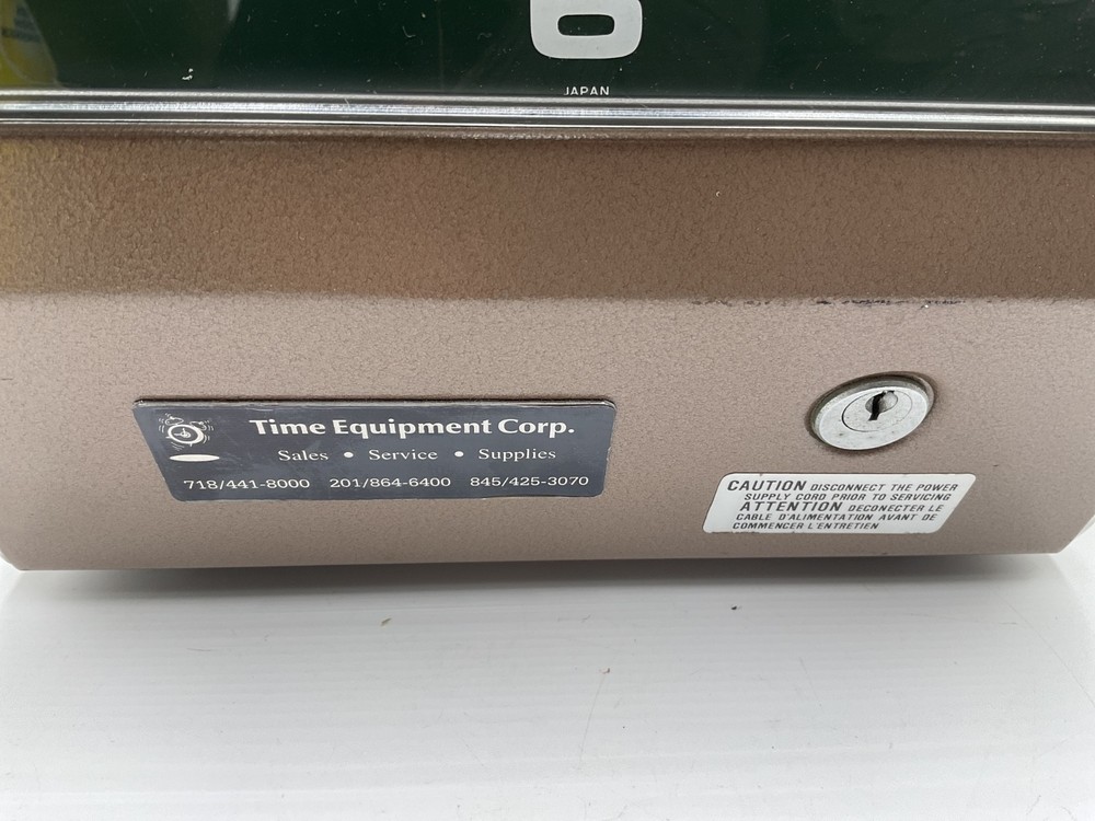 Amano Time Clock 6800 6809 Punch Clock. Keeps time