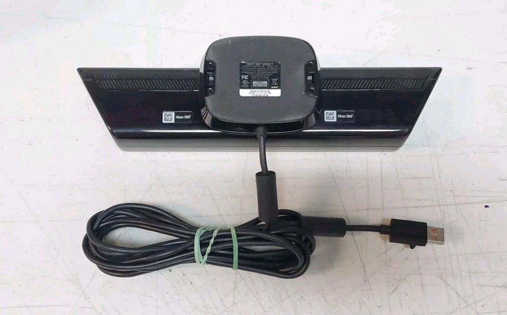 Microsoft Xbox 360 Kinect Sensor in Box w/Kinect Adventures - Tested *READ*