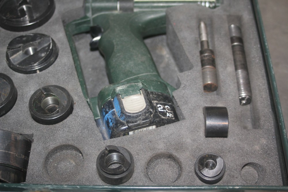 Greenlee LS60 Battery Punch Driver Kit