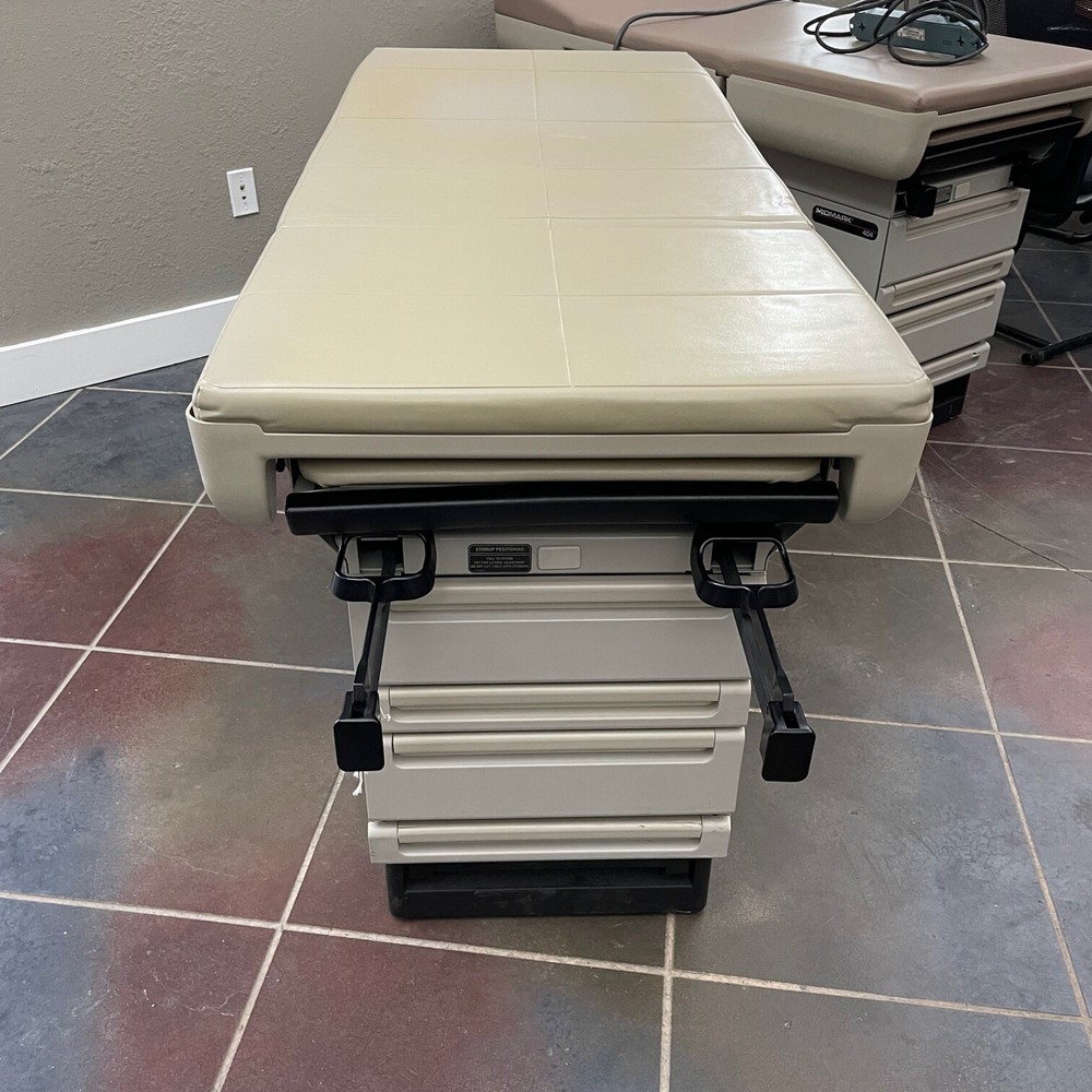 Midmark Ritter 404 Exam Table