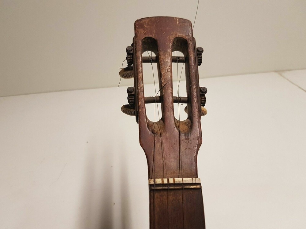 VINTAGE 4 STRING BANJO