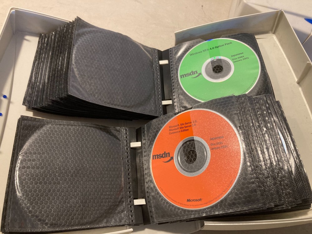 Microsoft Developer Network MSDN Disc Cases Empty Lot of 2 w/ Video Game Disc