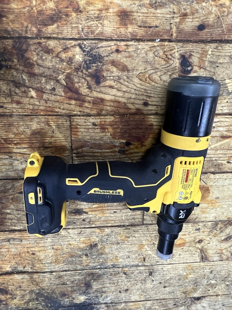 dewalt DCF403 Rivet Tool Set