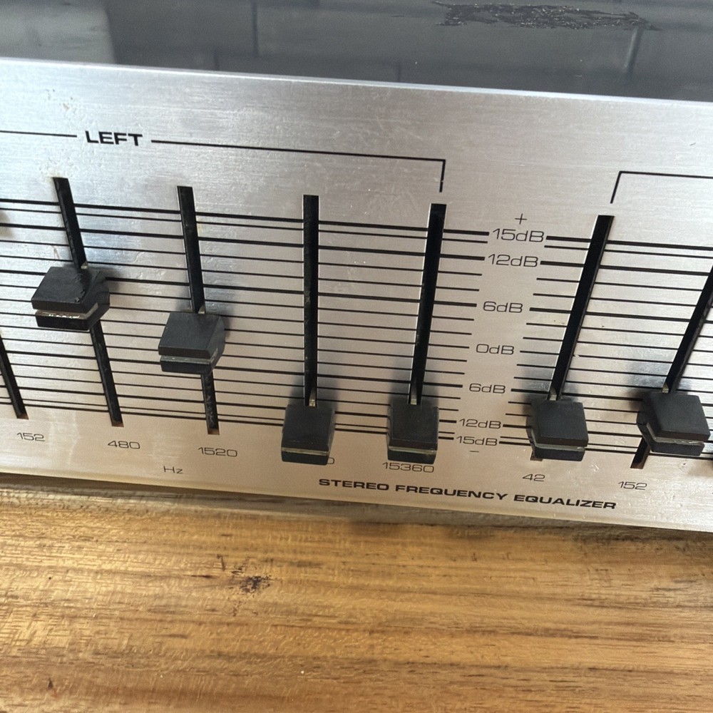 Newmark Stereo Frequency Equalizer Eg 2100