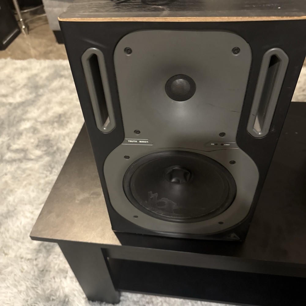 2x Behringer B2031A Truth Aktive Studiomonitore / Active Studio Speakers