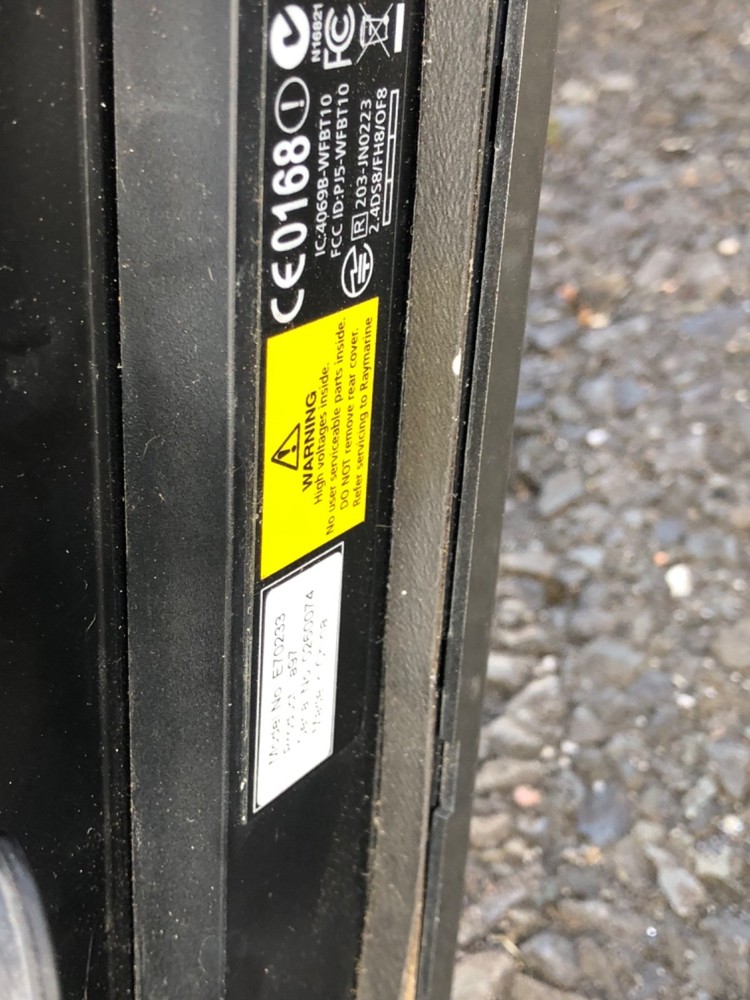Raymarine a97 9" Touchscreen MFD Chartplotter Radar w/ E70233 NO TOUCH FUNCTION