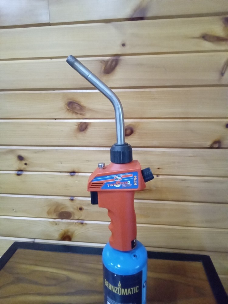 Uniweld HT44 TWISSTER SELF-IGNITING HAND TORCH. PROPANE OR MAP PRO