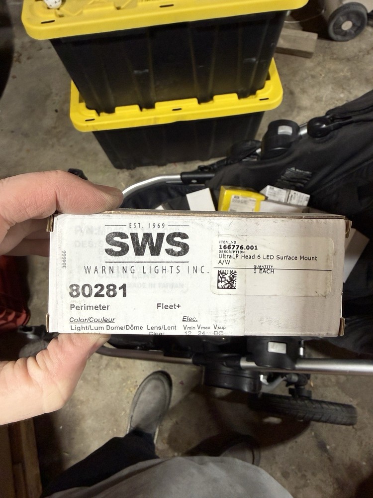 SWS 80281 – Amber & White LED Strobe Perimeter Light. 19 Flash Patterns.