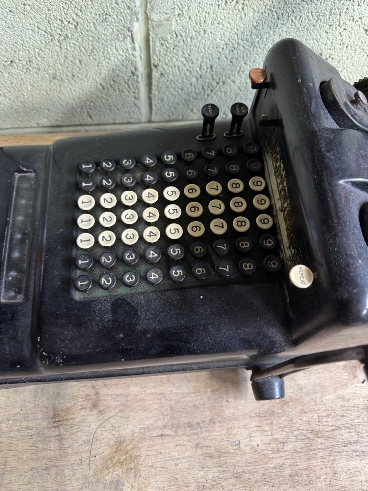 Antique Burroughs Class Adding Machine Appears To Work