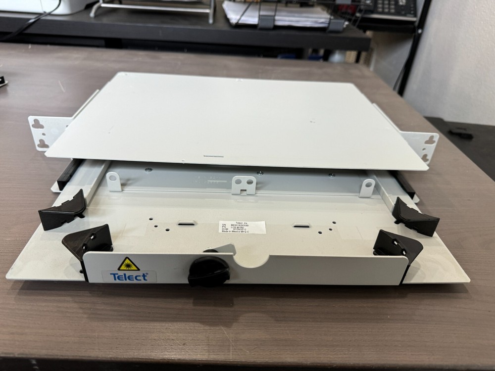 Telect / Amphenol LCX-M1RU Fiber Splice/patch panel