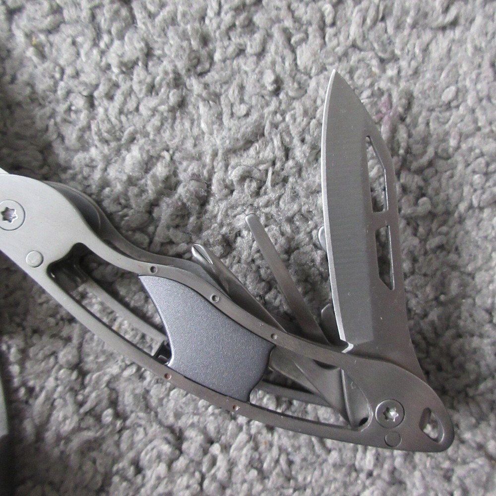 BRINK PRESENT TIME Multi-Tool Touch Modern 13 Functions Utility Camping