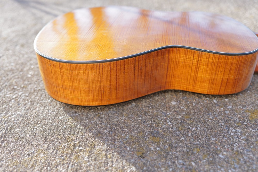 Gustav Herrnsdorf Romantic guitar 1920s Natural