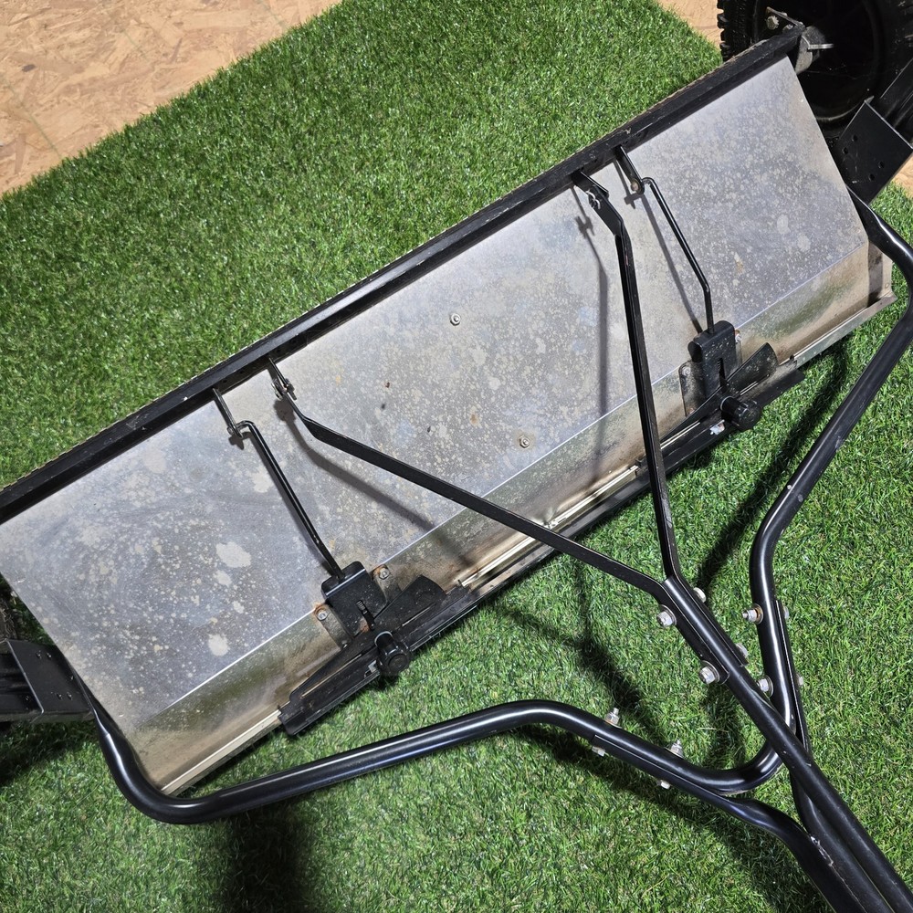 Meyer Walk Behind Hotshot-100 Drop Spreader