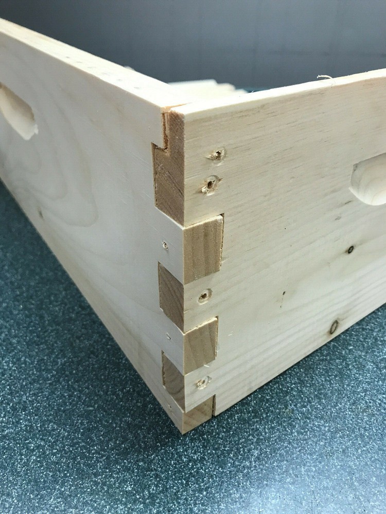 Unassembled MEDIUM 8 Frame Langstroth Beehive Box Commercial Pine FREE SHIPPING