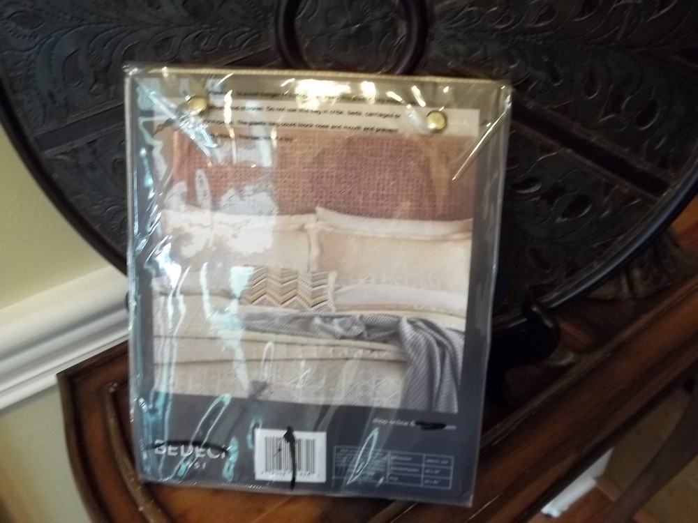 NIP Bedeck 1951 Nala Standard/Queen Pillowcase Pair