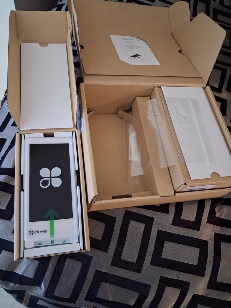 Clover Retail POS System Touchscreen Terminal and Accessories Bundle