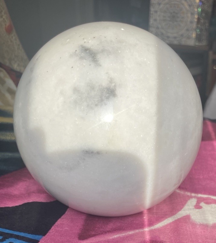 9 LB White Marble Free Standing Sphere