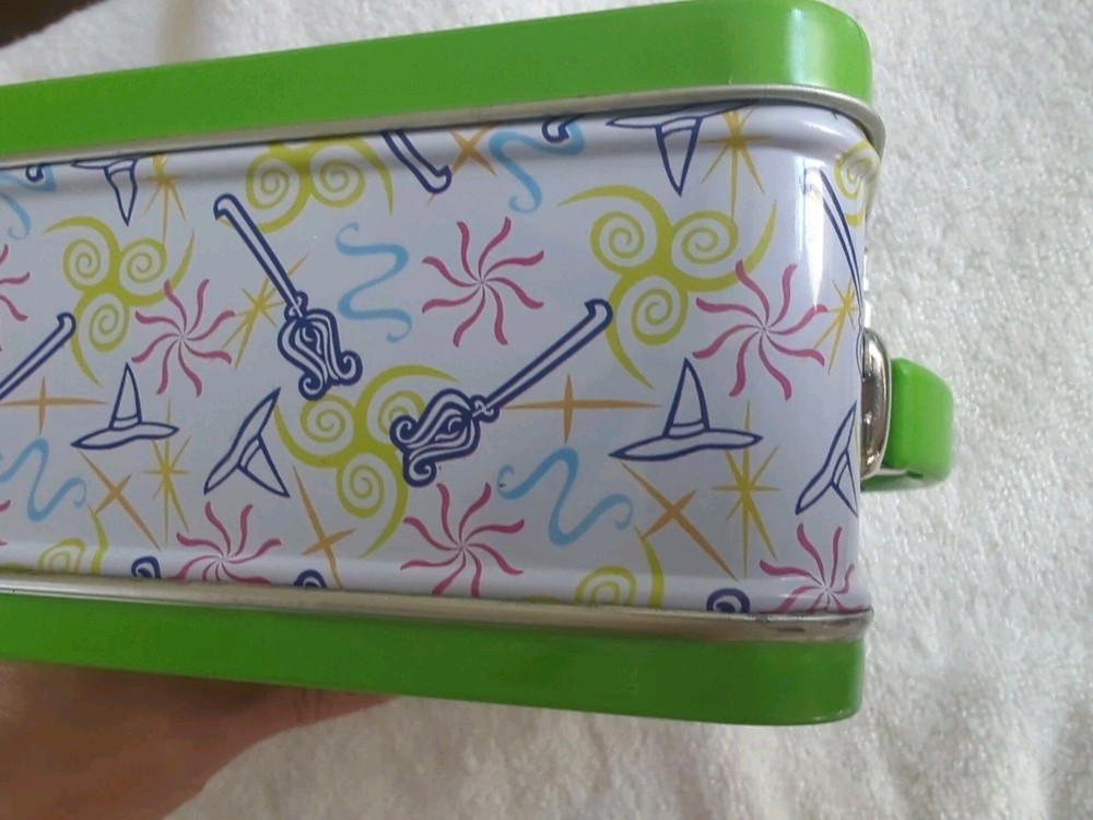 Bewitched CPT Holdings Hallmark Mini Lunch Box Numbered 2001