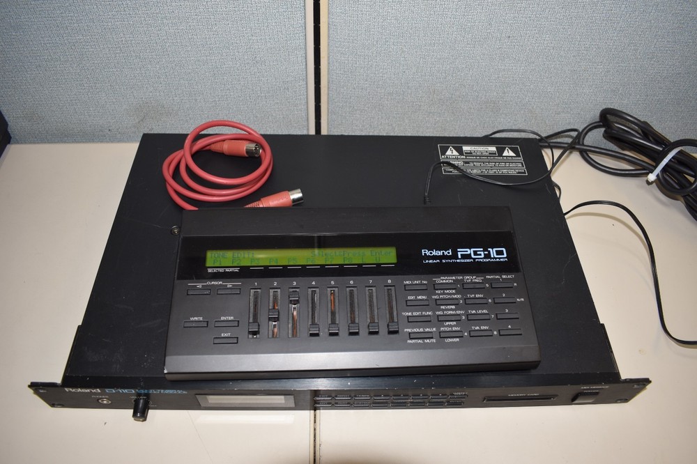 Roland D-110 Sound Module with PG-10 Programmer Vintage Synthesizer Japan