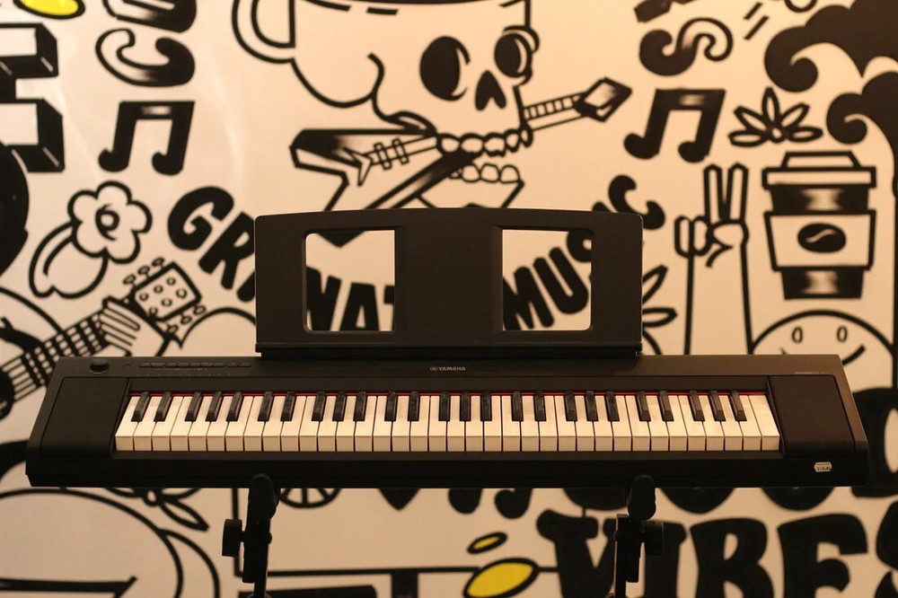 Yamaha Piaggero NP-15 61-Key Digital Piano