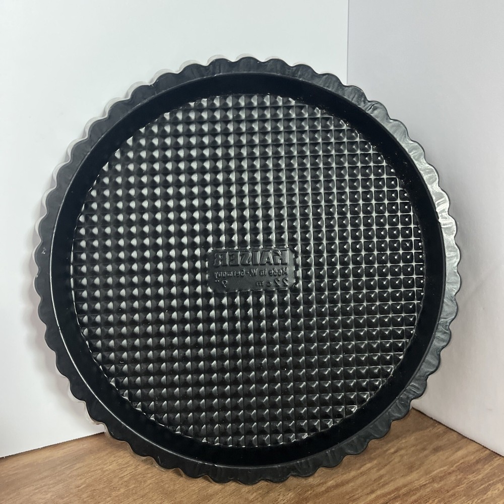 Kaiser 9” Pan Made In Germany