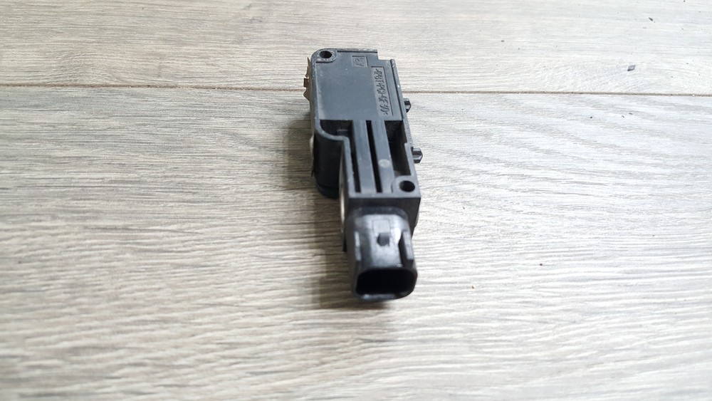 2005 FORD ESCAPE FRONT crash sensor 4L14-14b006-aa oem c89