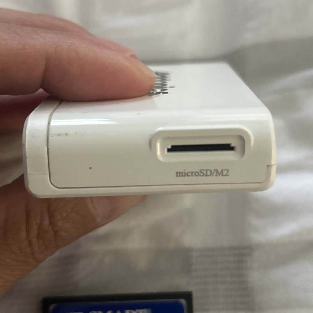 ADDONICS USB CARD READER/WRiter MODEL AESDDNUU2 with flash card