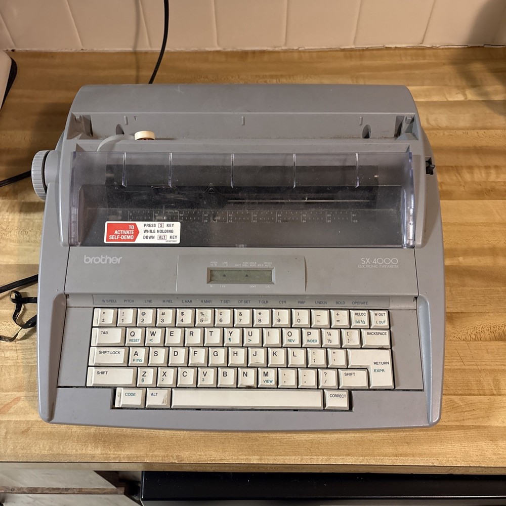Brother SX-4000 Electronic Typewriter Word Spell Correction LCD Display Read