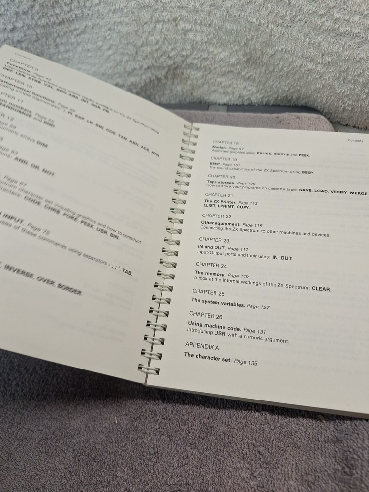 Sinclair ZX Spectrum Basic Programming Manual 1982 Third Edition Wicks