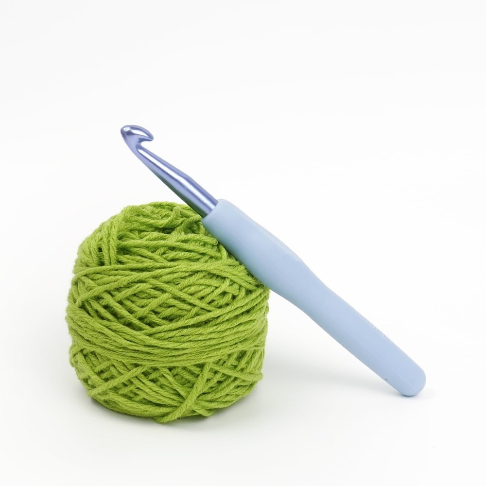 8mm Crochet Hook Supers Smooth Ergonomic Crochet Hook for Beginner 1 Pack