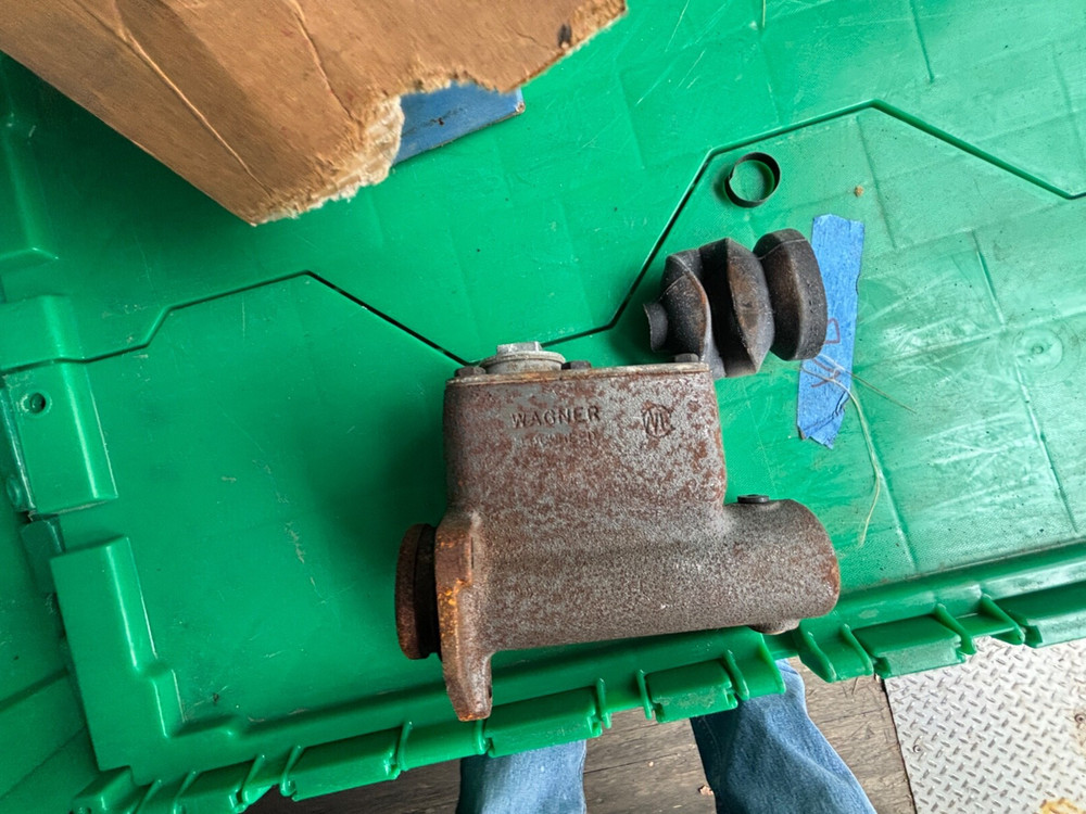 RAYBESTOS MC785 MASTER CYLINDER 9w. '''' READ THE LISTING ''''