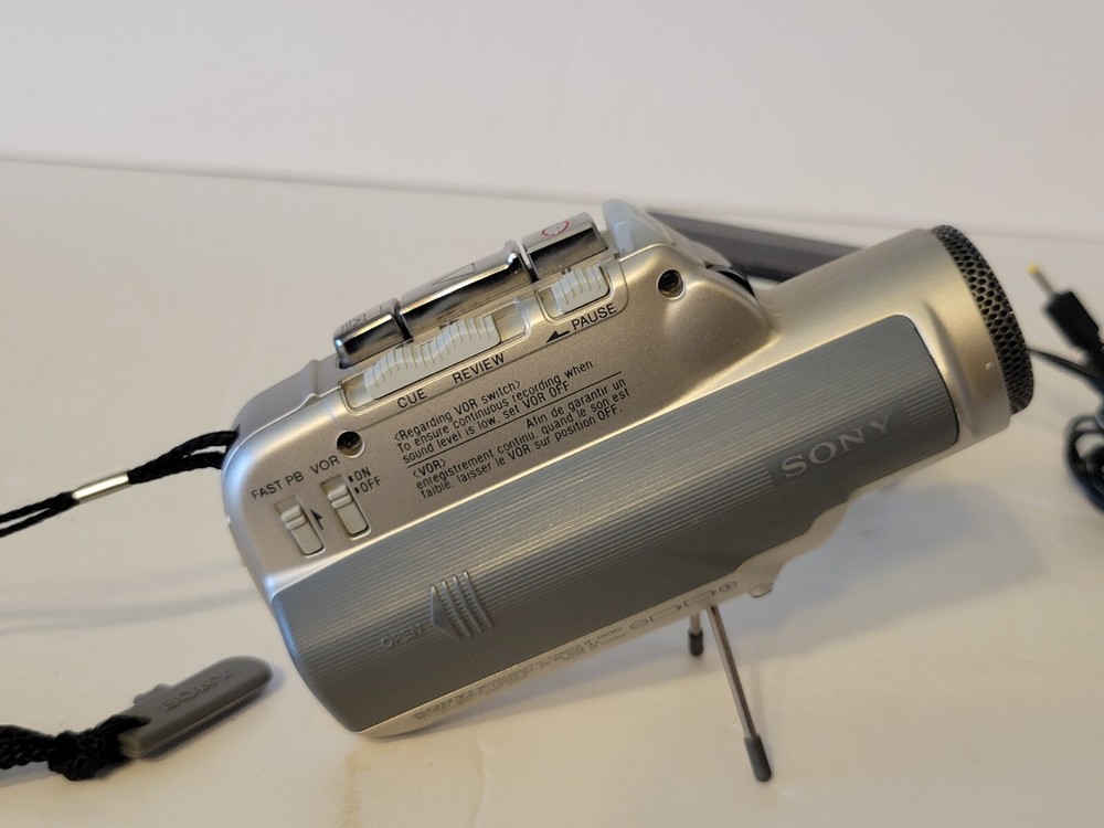 Sony Clear Voice Mic'n Micro M-100MC Micro Cassette Recorder (READ DESCRIPTION)