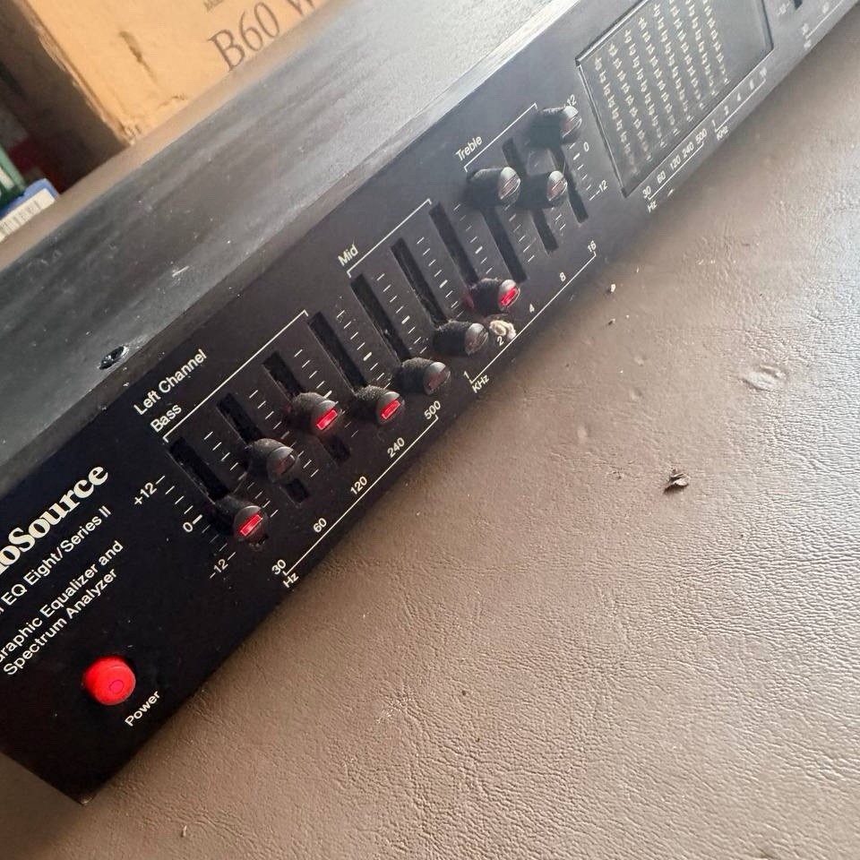 AudioSource EQ Eight Series II Graphic Equalizer with Spectrum Analyzer