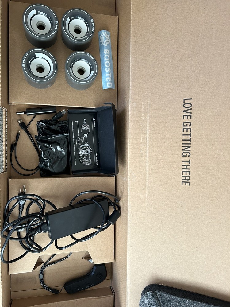 Stealth Electric Boosted Skaeboard