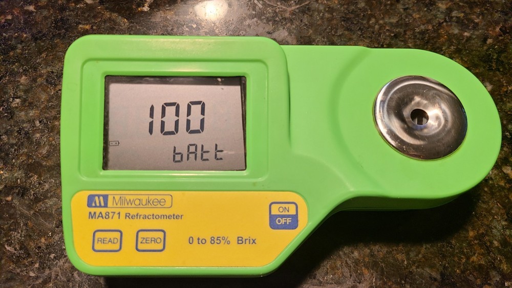Milwaukee Instruments MA871 Digital Brix refractometer