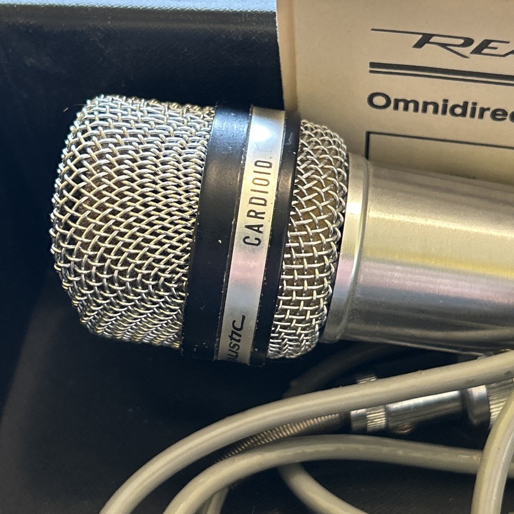 Vintage Realistic Cardioid Dynamic Microphone