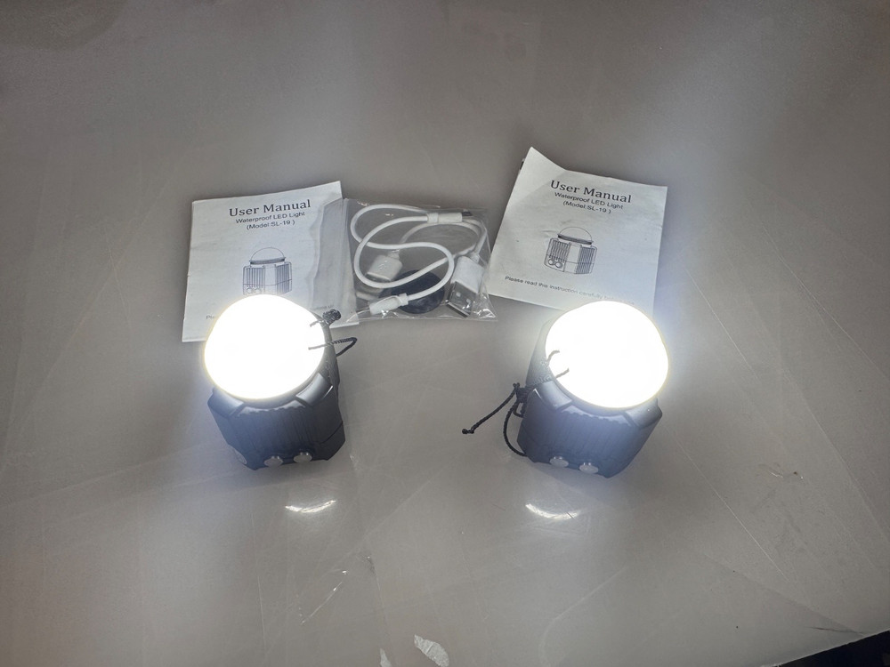 SL-19 Underwater Lights Quantity 2! Includes 3 tripods!