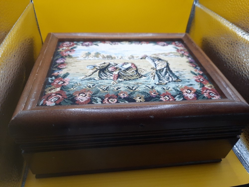 Decorative Jewelry Organizer